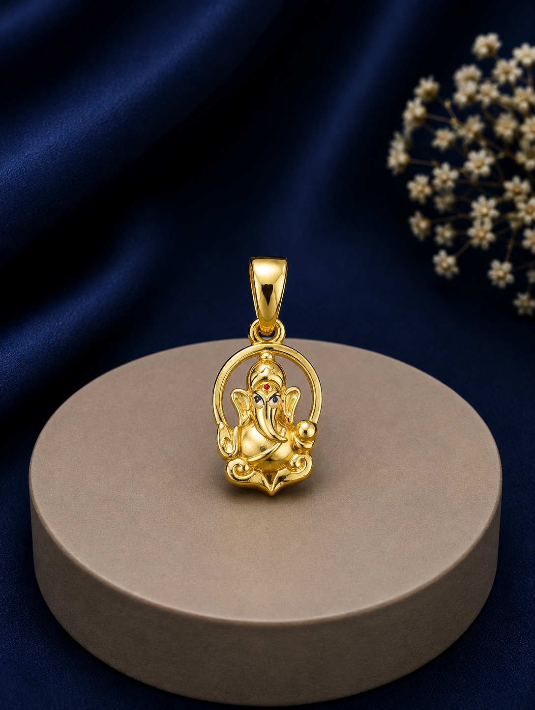 Lord Ganesha Pendant with Halo Frame - Image 2
