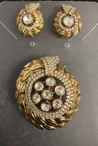 Golden Leaf Halo Moissanite Pendant Set