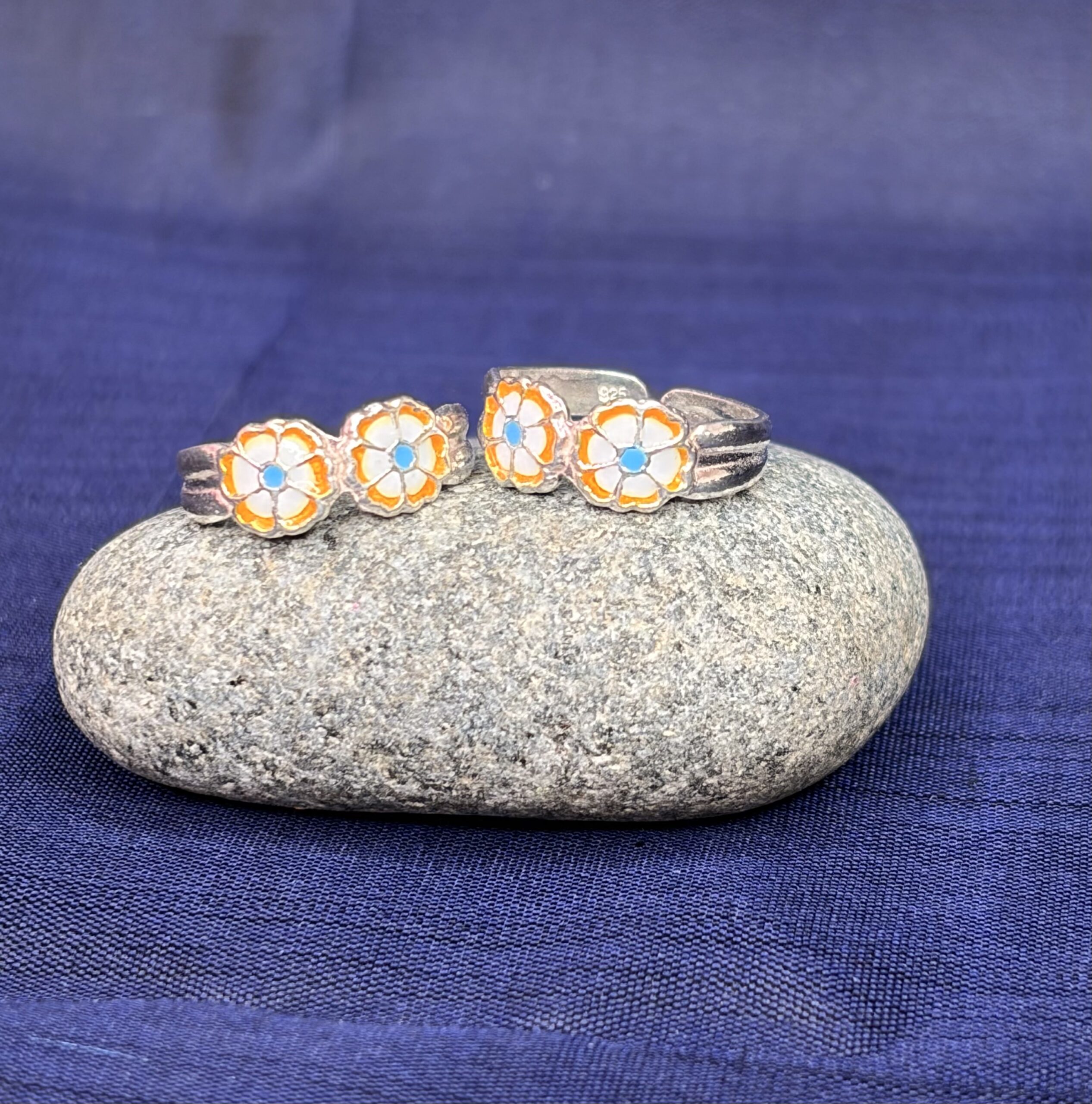 Floral Motif Enamel Toering