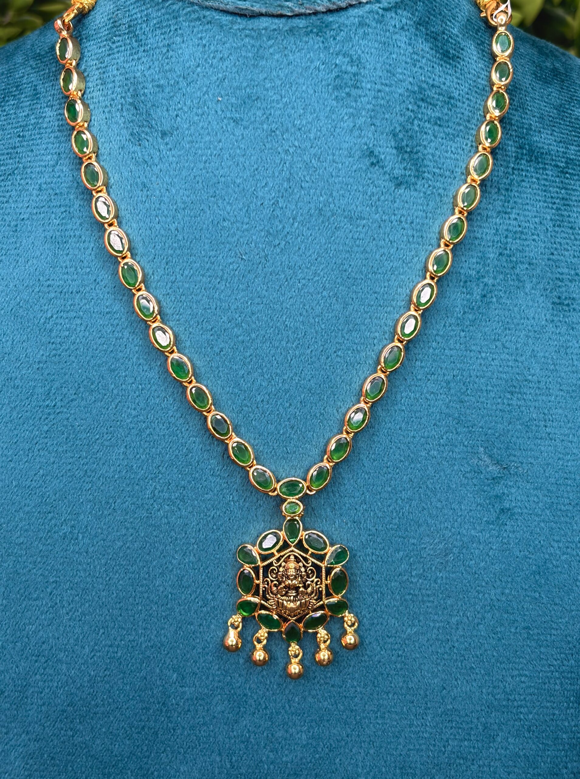 Temple Grace Emerald Gold Necklace