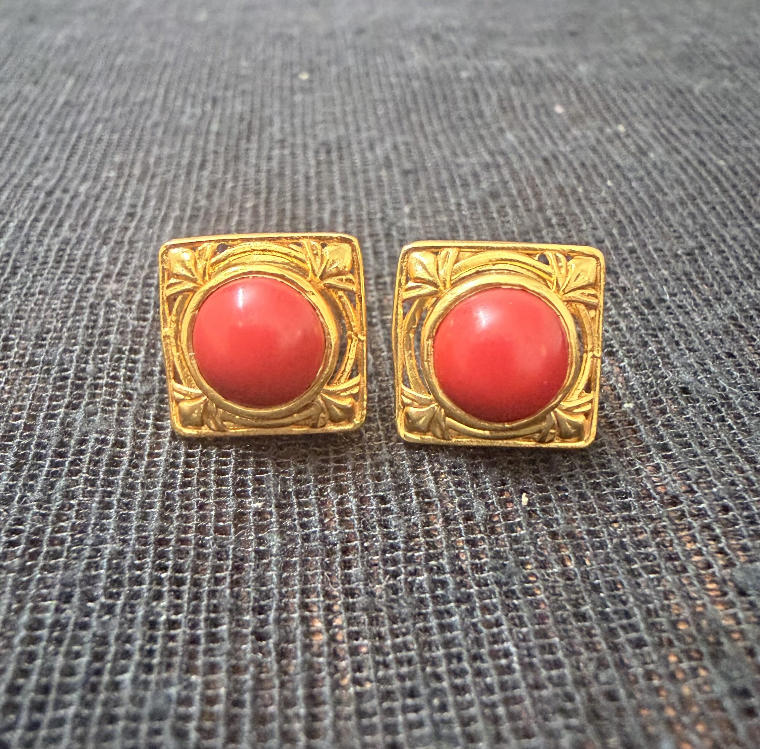 Vintage-Inspired Gold-Tone Square Stud Earrings with Coral Center