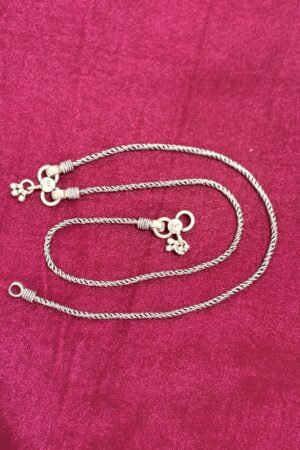 Classic Twisted Silver Anklet with Minimal Design