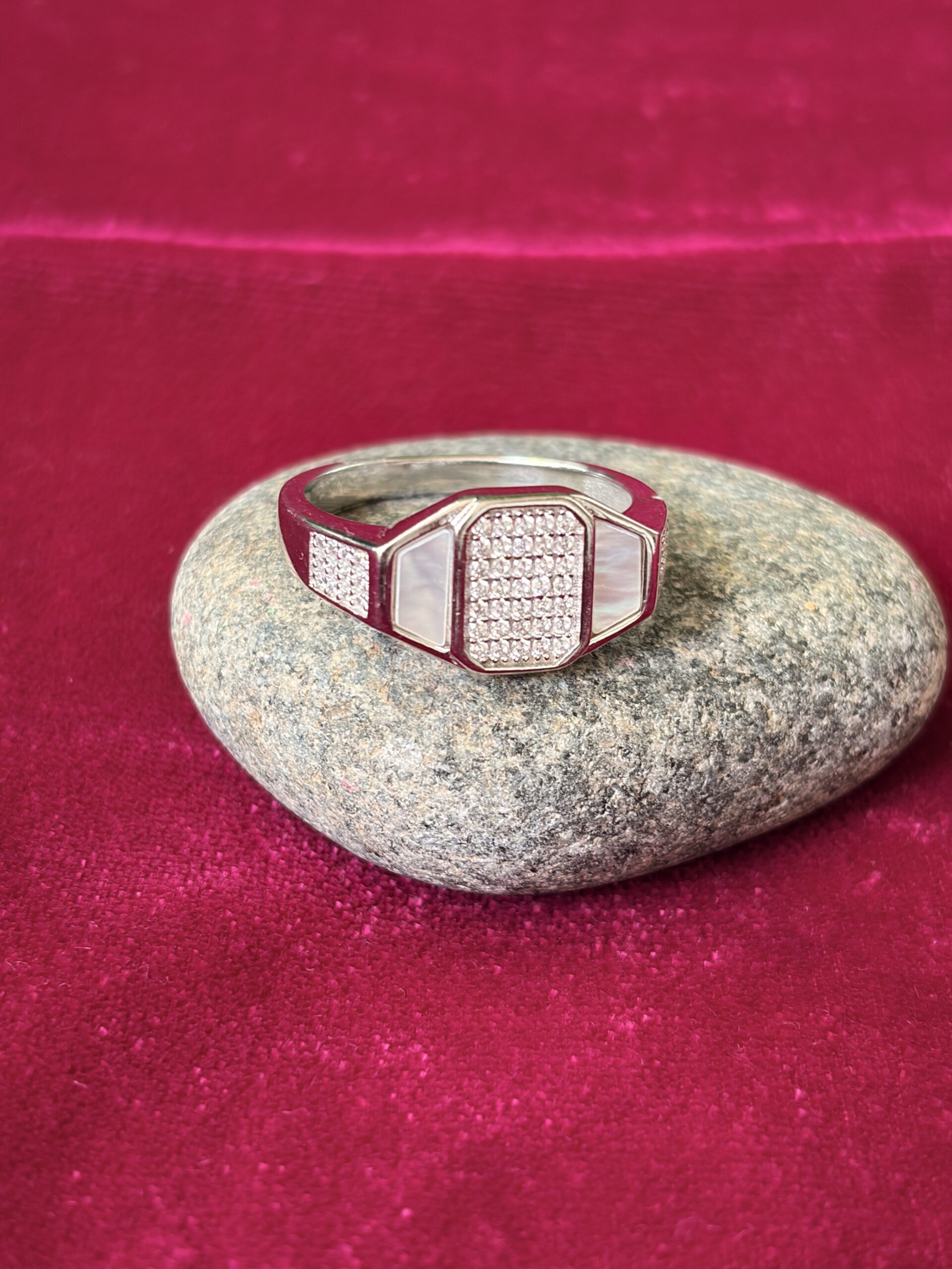 Contemporary Pave Panel Ring with Mother-of-Pearl Accents (size 24)