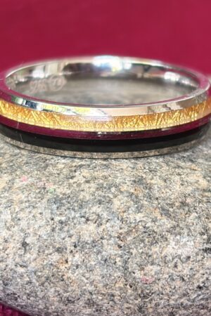 Elegant Dual-Tone Textured Band with Gold Inlay (size 25)