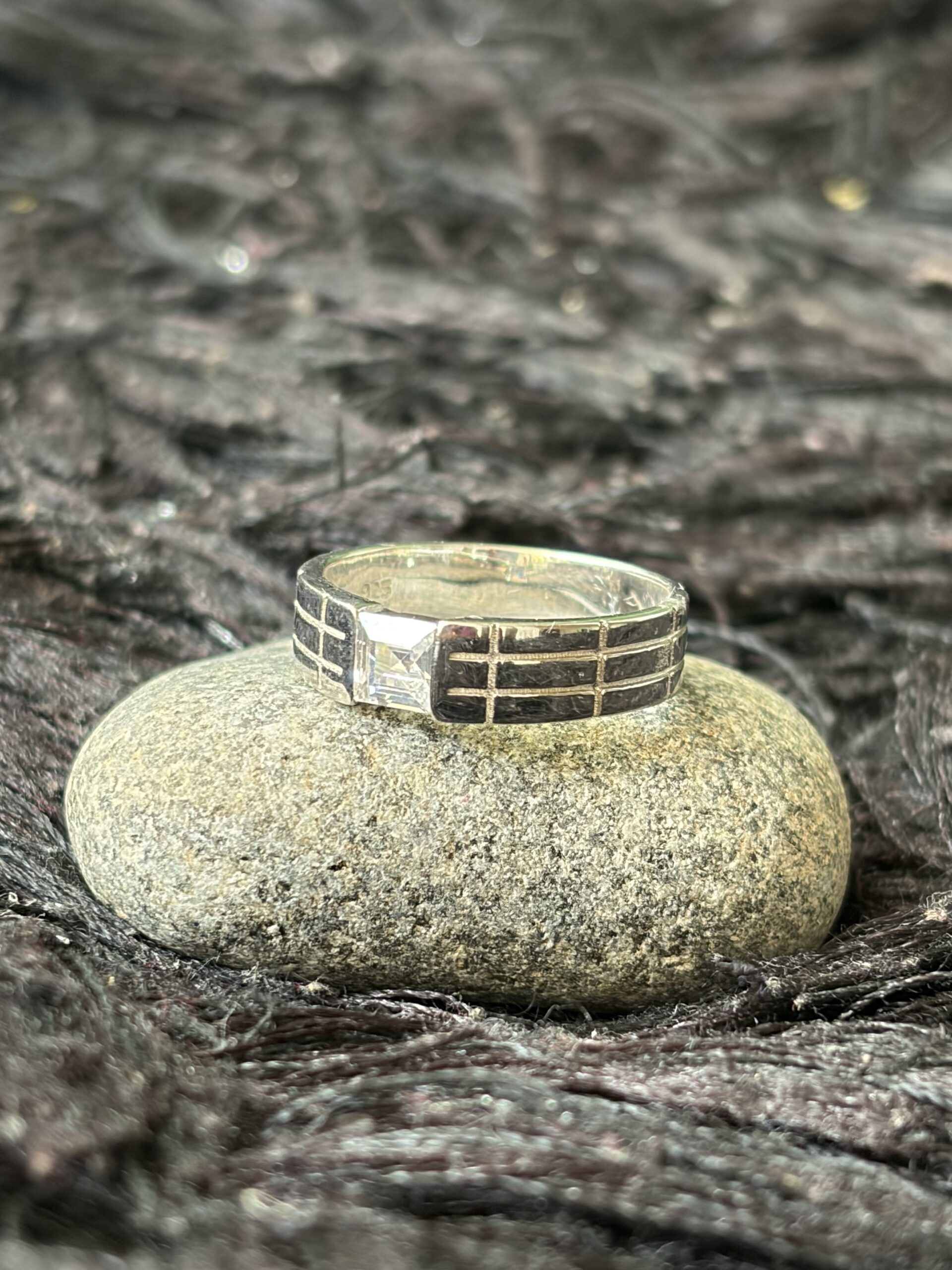 Modern Grid Design Silver Ring with Solitaire Accent (size 22)