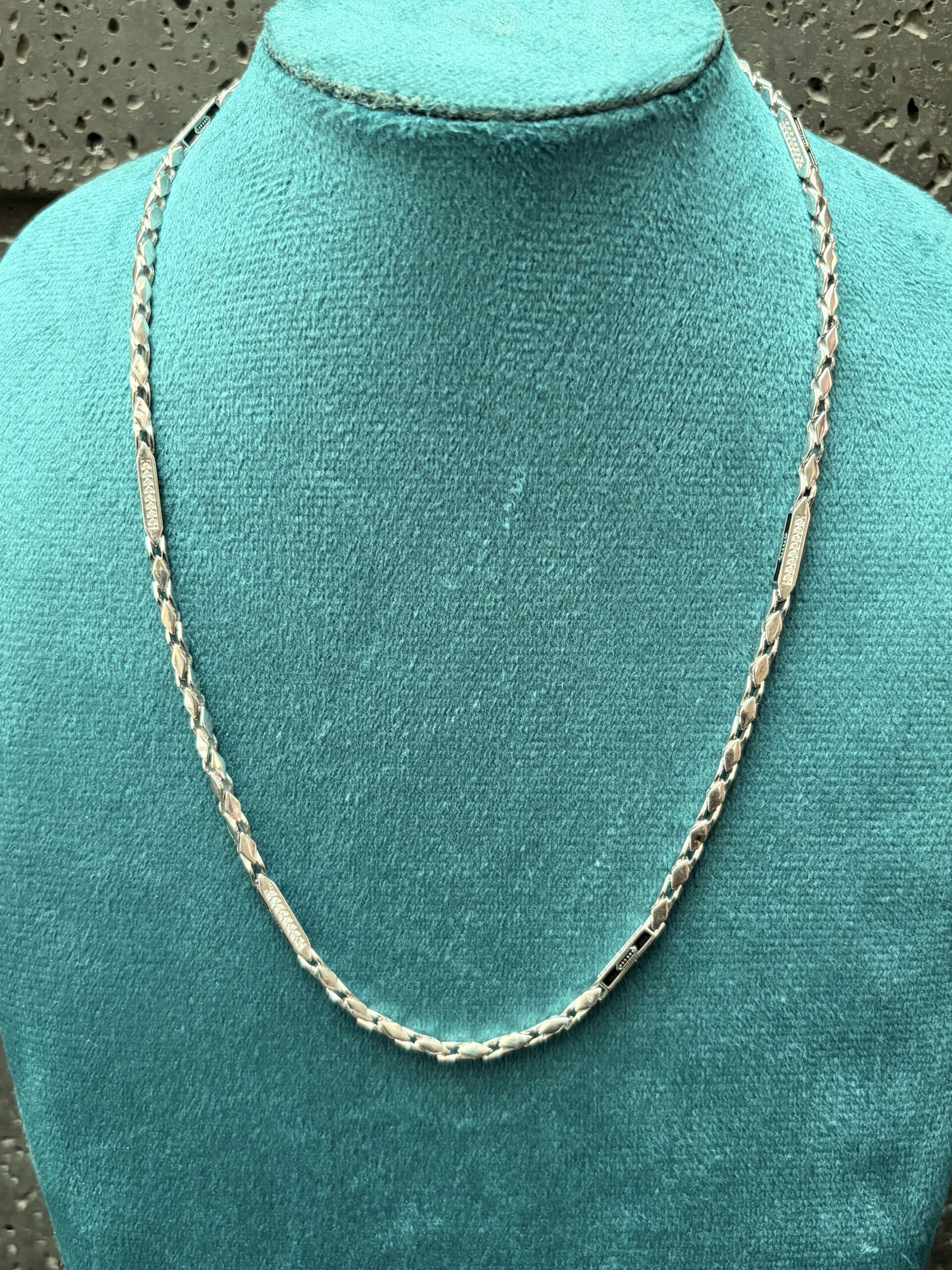 Elegant Silver Designer Link Chain with Textured Bar Accents