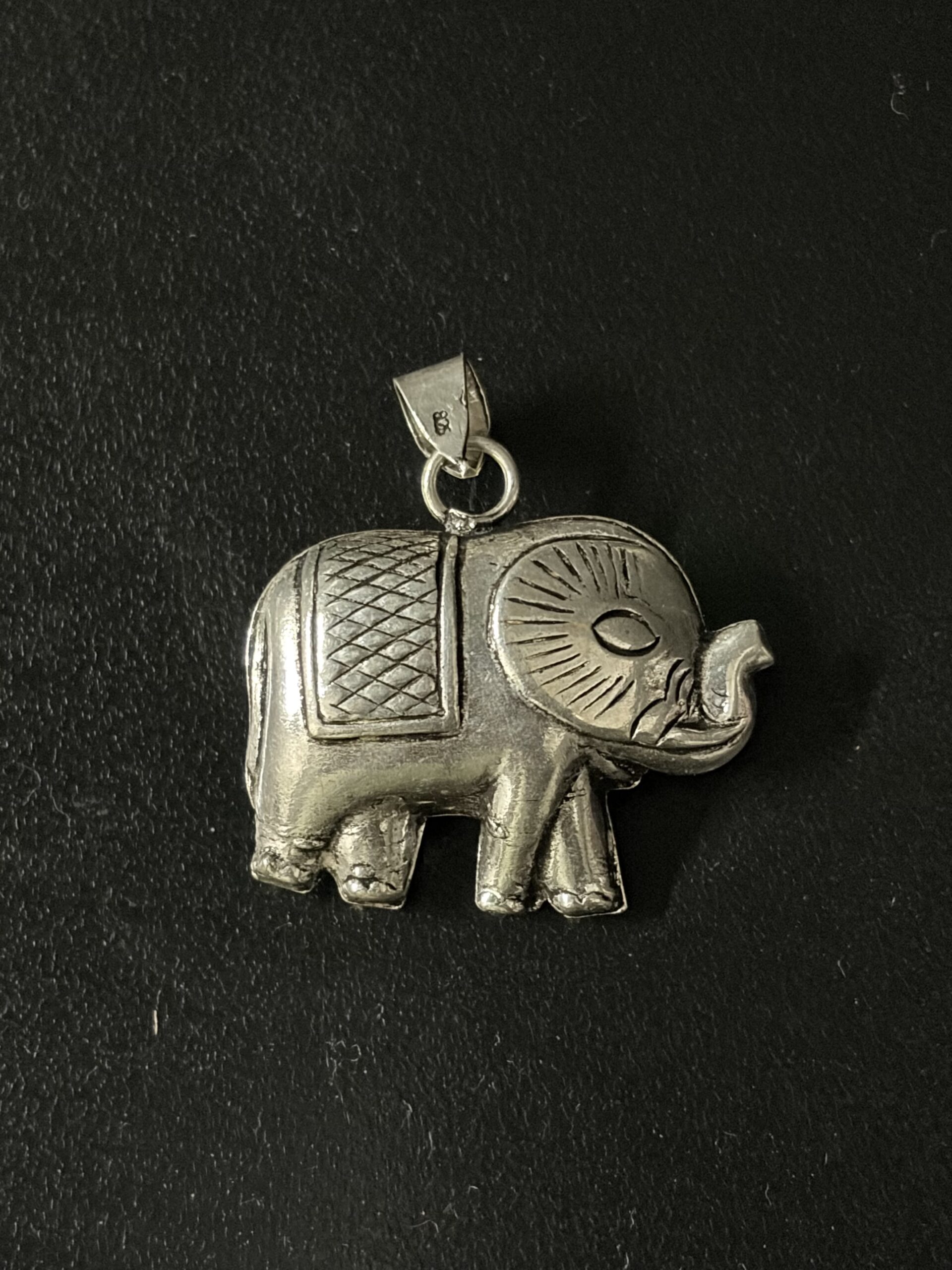 Vintage Elephant Motif Silver Pendant