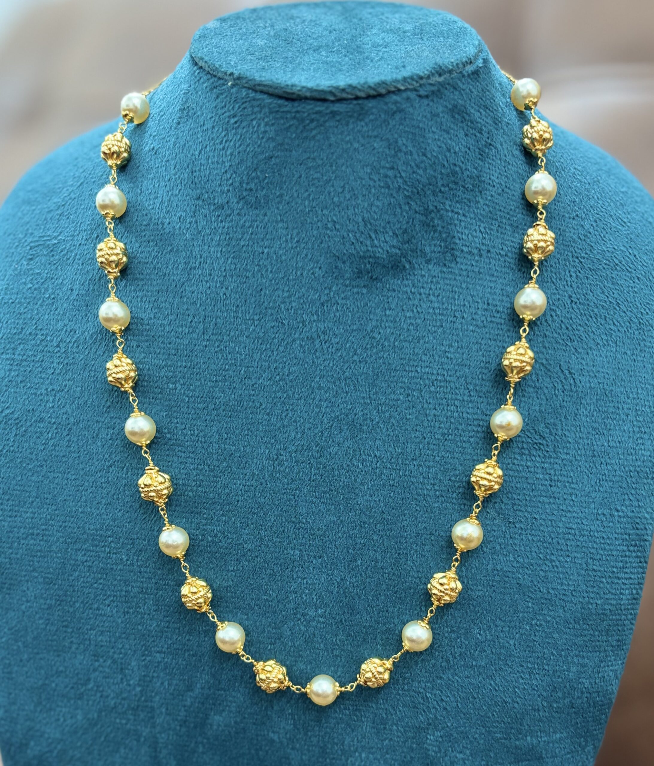 Regal Pearl & Antique Gold Bead Chain