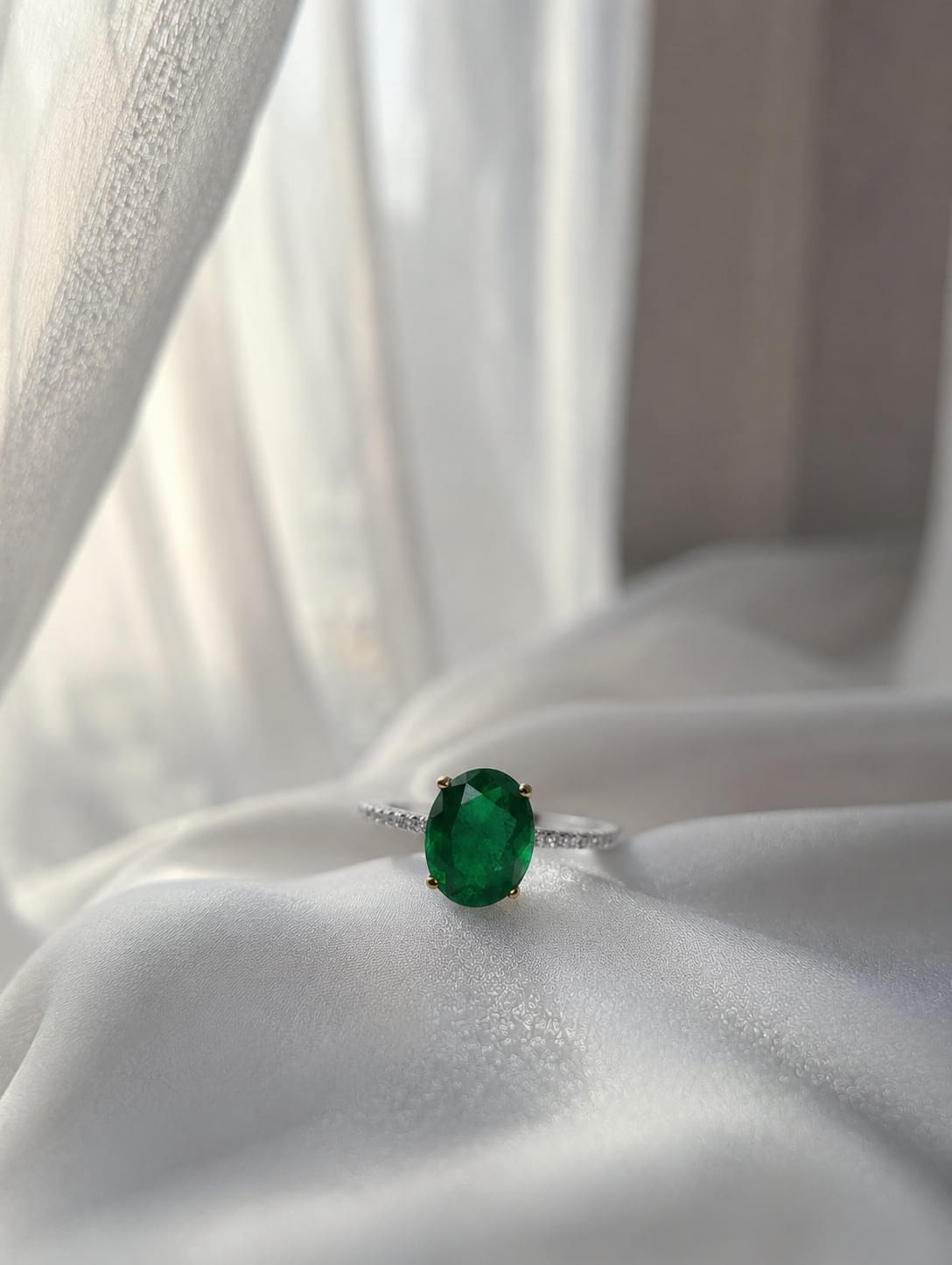 Emerald Elegance Solitaire Ring (size 7 )