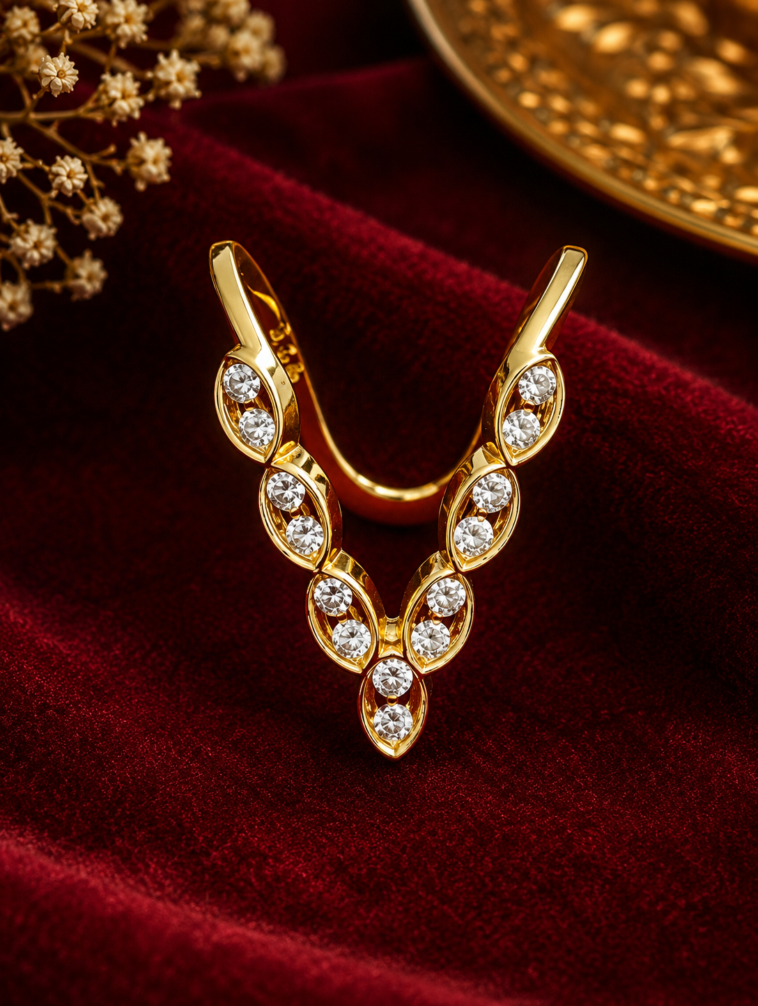 Royal Leaf Spark Vanki Ring