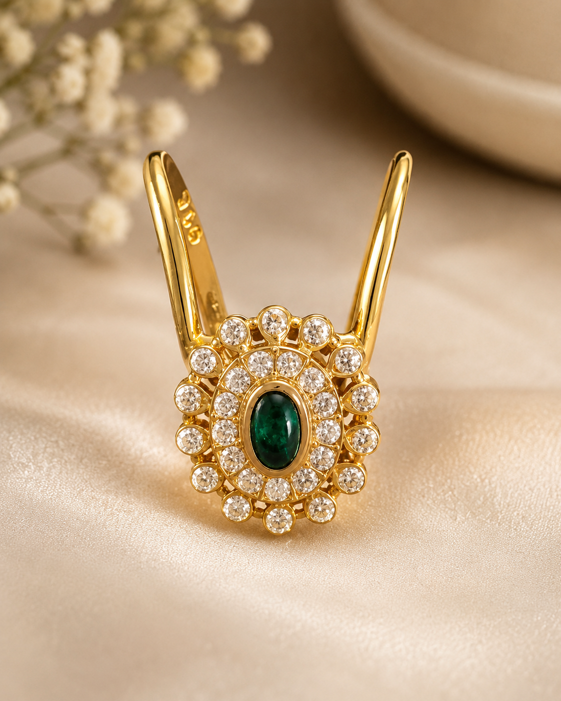 Regal Emerald Bloom Vanki Ring