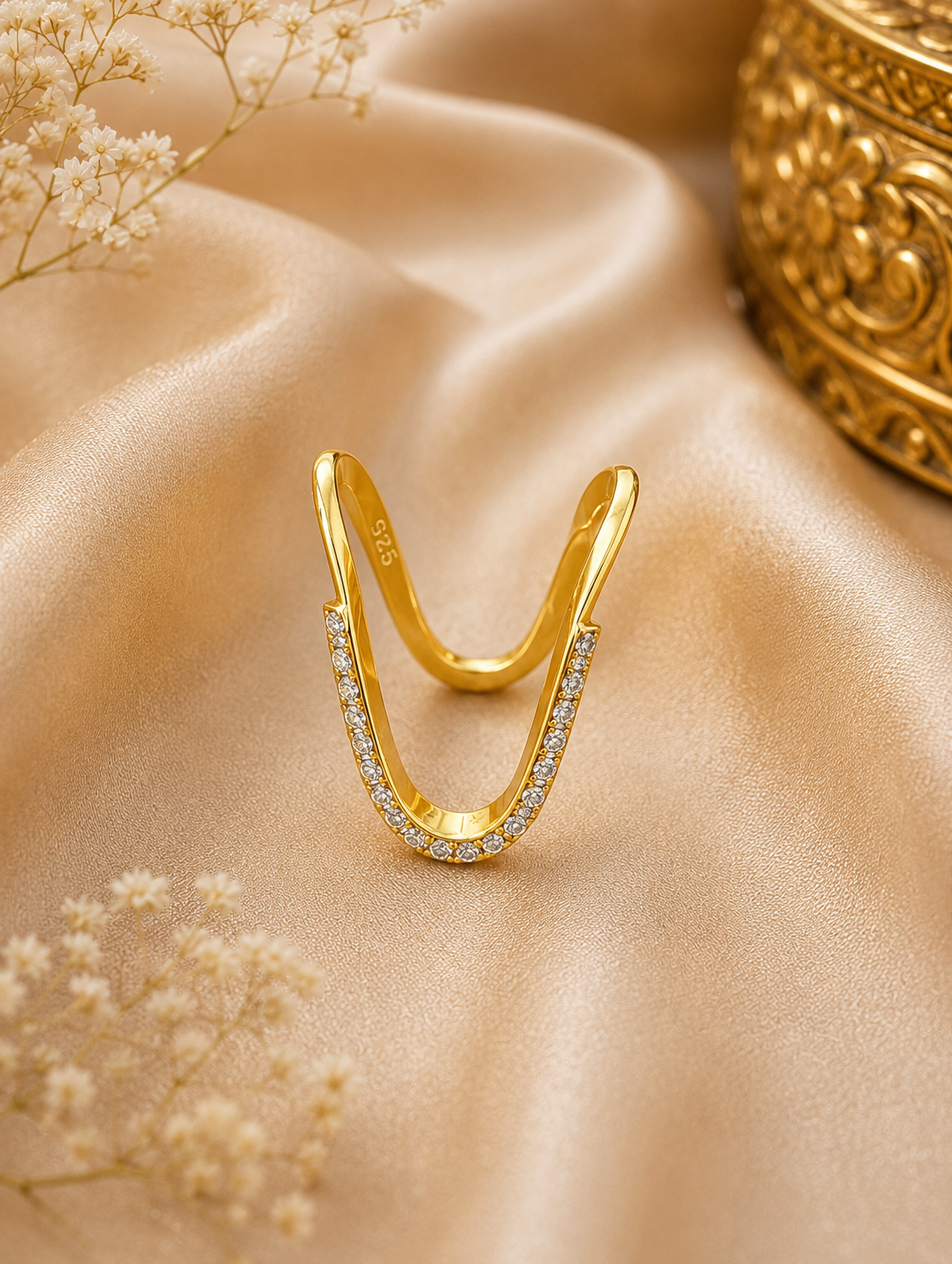 Minimalist Diamond Curve Vanki Ring