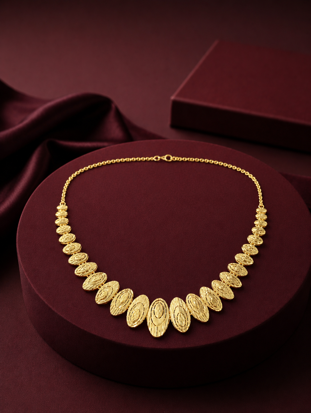 Royal Oval Harmony Gold Necklace Set - Image 2