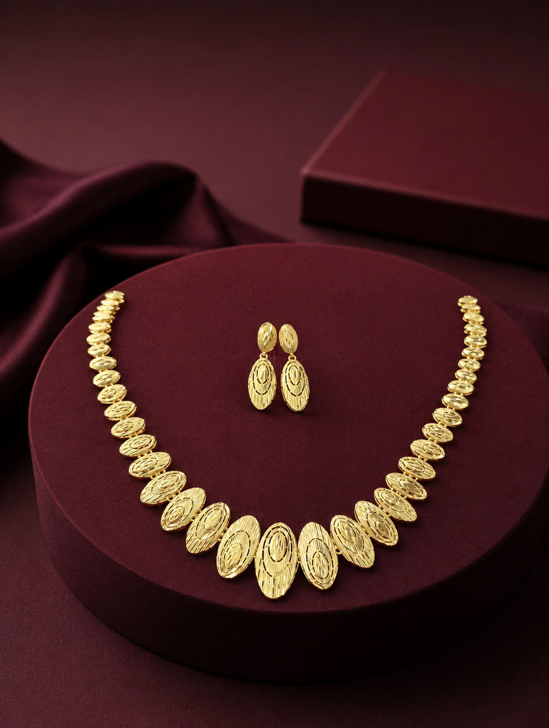 Royal Oval Harmony Gold Necklace Set
