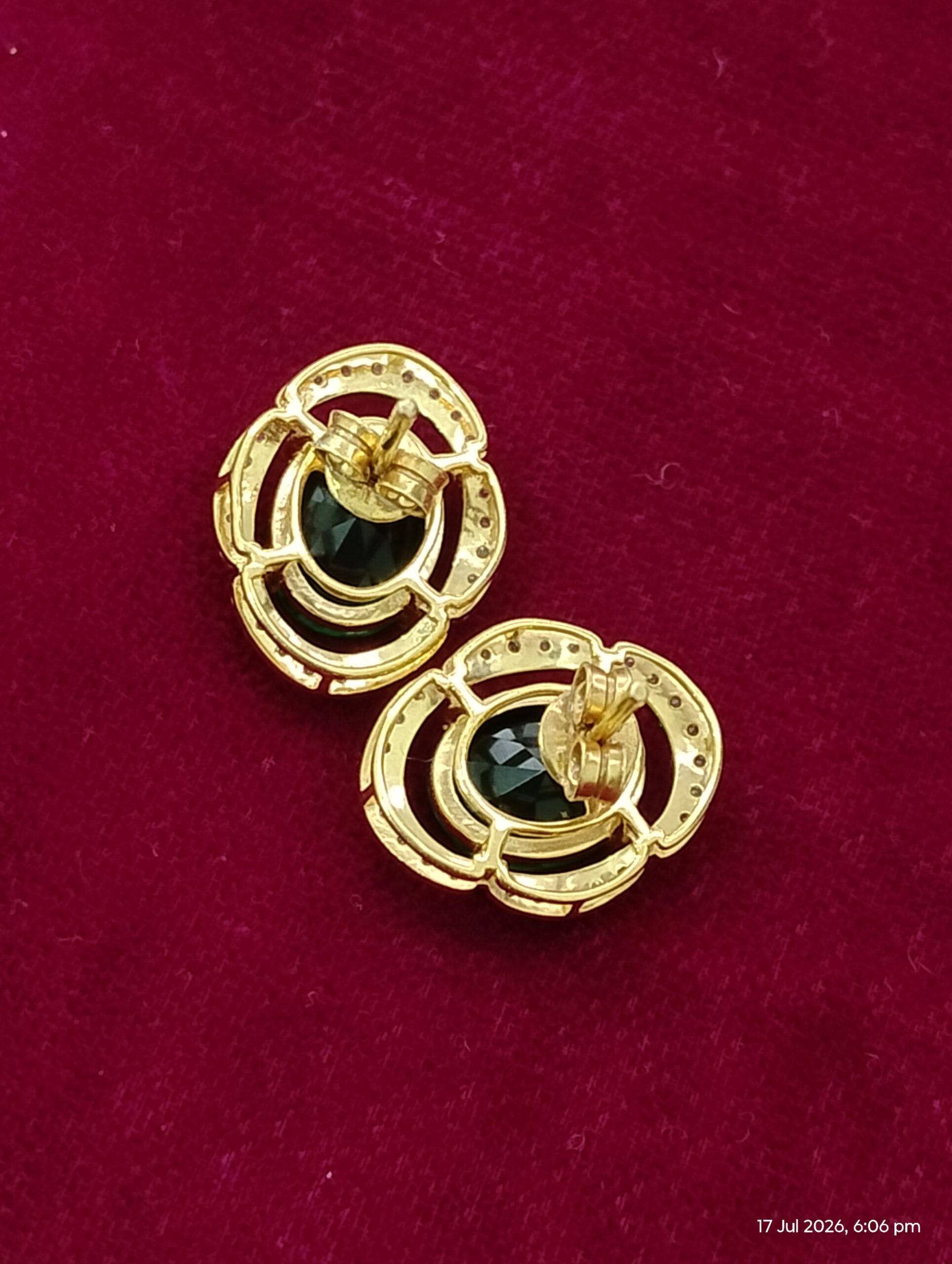 Royal Emerald Halo Collar Necklace Set - Image 4