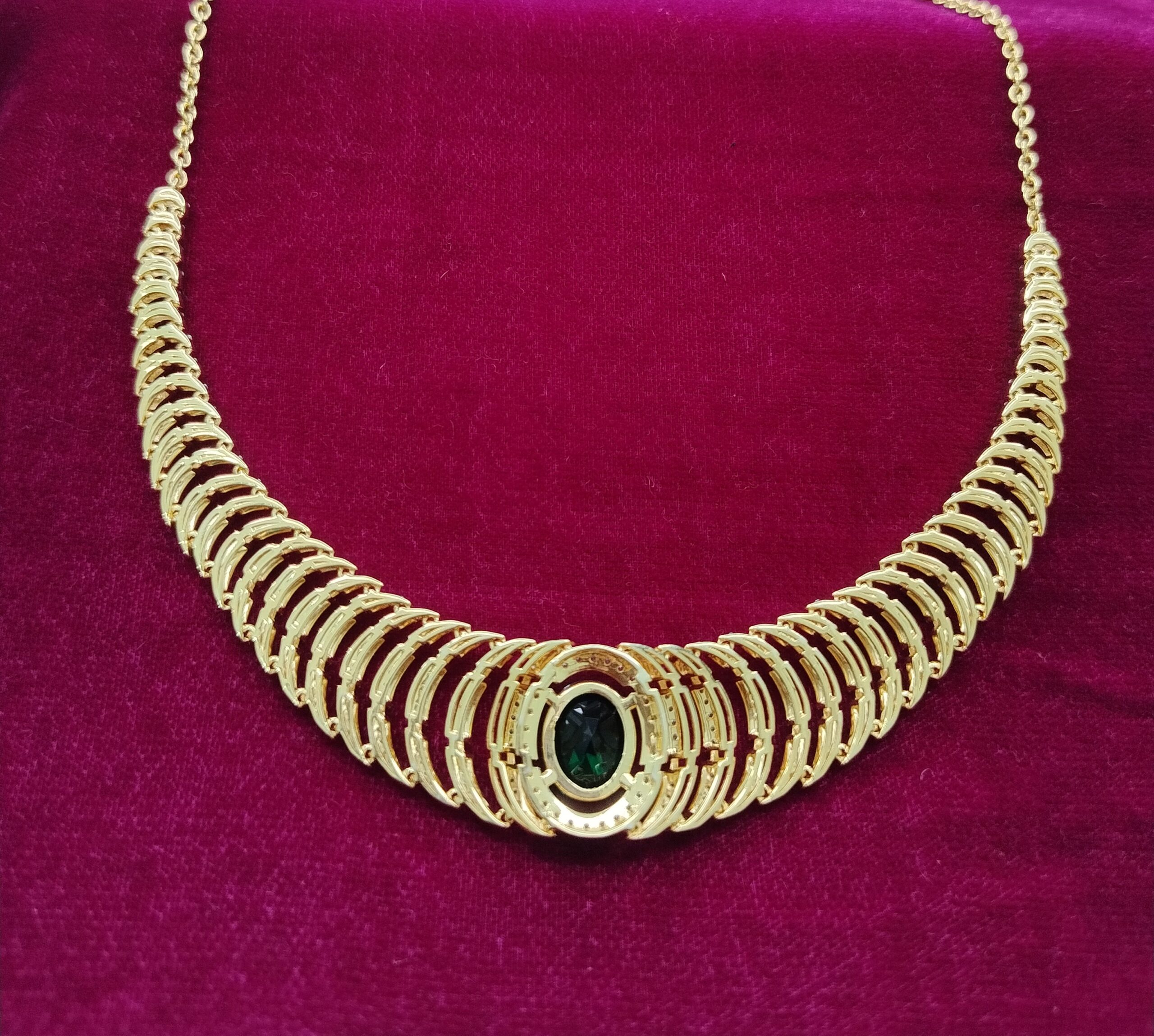 Royal Emerald Halo Collar Necklace Set - Image 3
