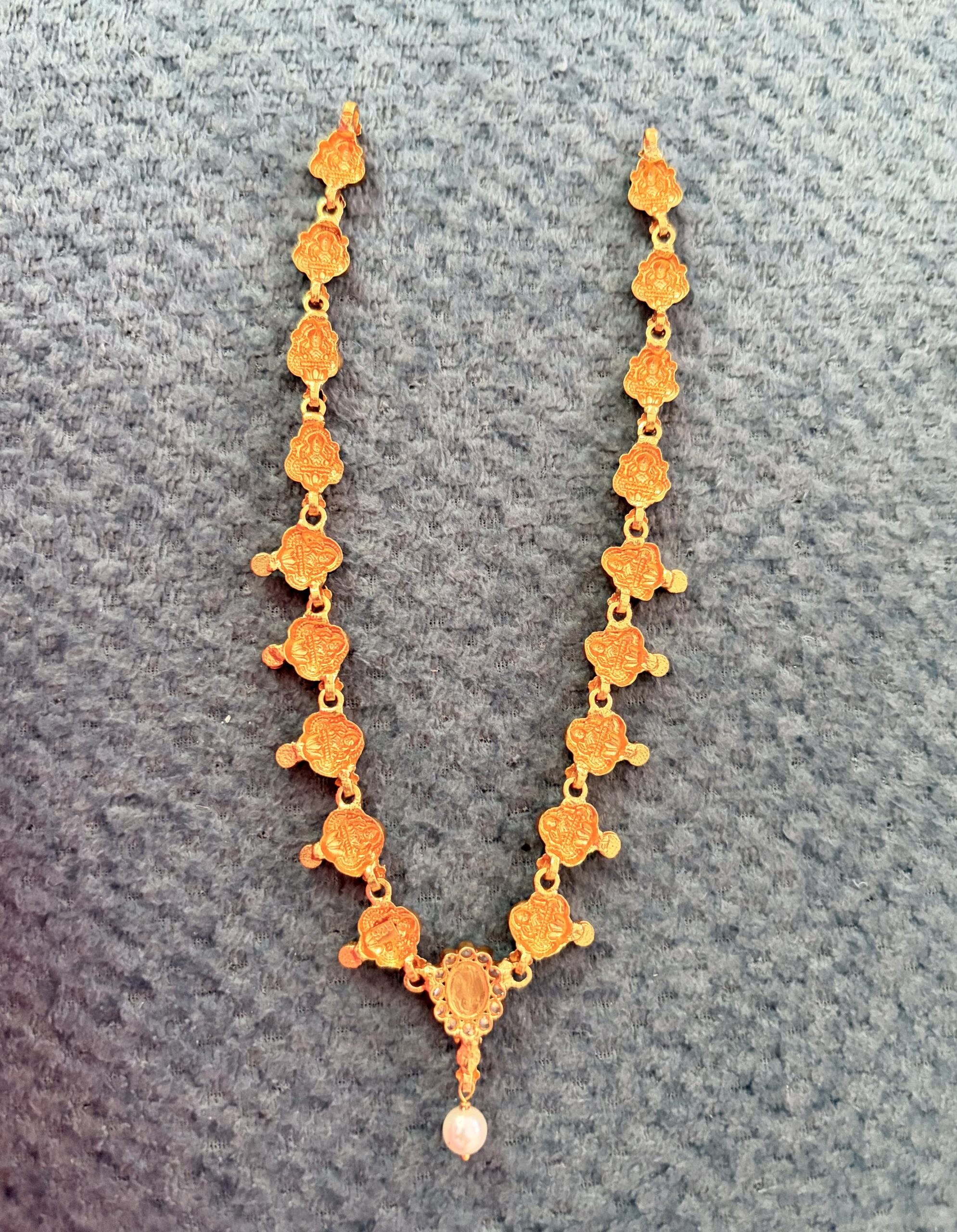 Divine Lakshmi Emerald Antique Necklace - Image 2