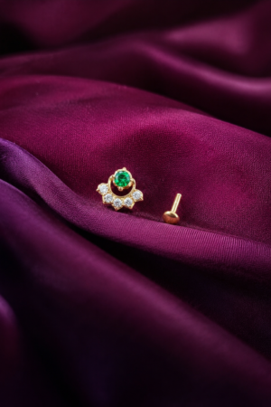 Emerald Radiance Halo Nose Pin
