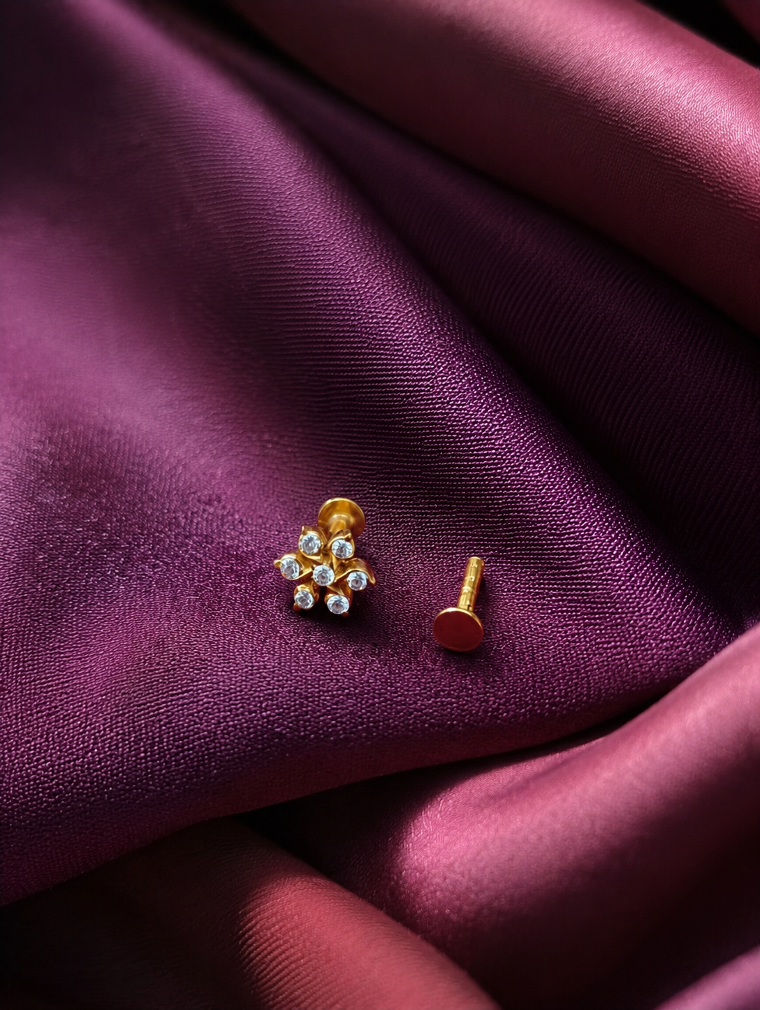Twinkling Vine Diamond Nose Pin