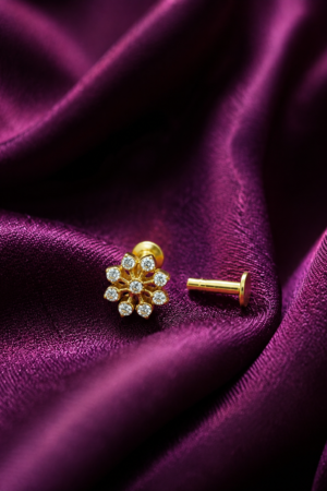 Radiant Floral Burst Nose Pin