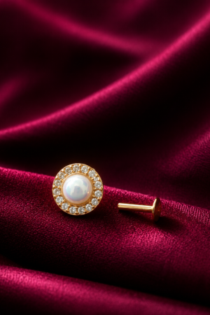 Celestial Pearl Halo Nose Pin